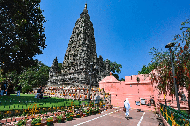 mahabodhi-temple-bodhgaya-unesco-heritage-site-companion-travels