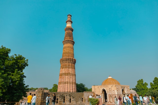 unesco-heritage-site-of-india-qutub-minar-monuments-delhi-complete-tourist-information